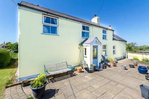 4 bed property, in Gwalchmai, £455,000