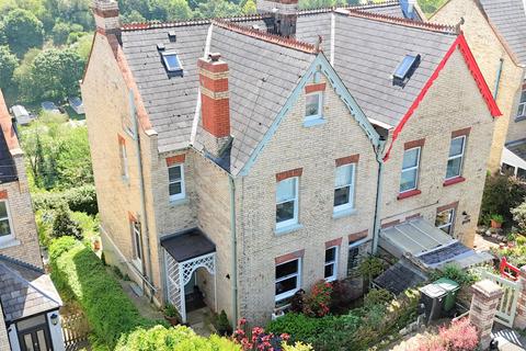 6 bed property, in Chambercombe Park Road, £495,000