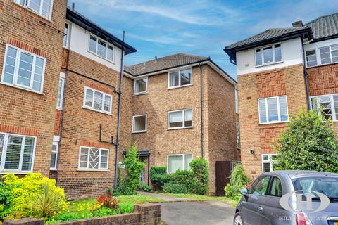 2 bed property, in Argyle Road, £450,000