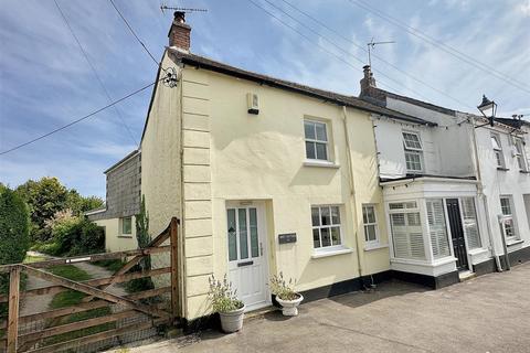 3 bed property, in Fore Street, £350,000