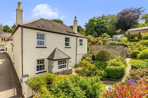 4 bed property, in Cornworthy, £795,000