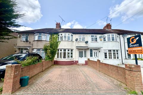 3 bed property, in Marlow Gardens, £550,000