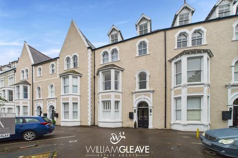 2 bed property, in Augusta Street, £225,000