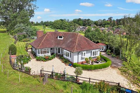 3 bed property, in Bridgnorth Road, £695,000