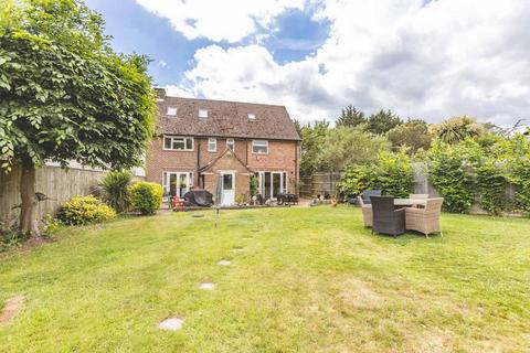 5 bed property, in Bellswood Lane, £800,000