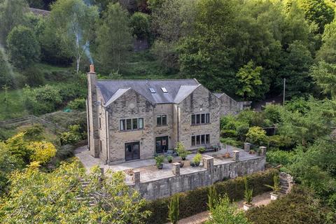6 bed property, in Smithfield House, £895,000