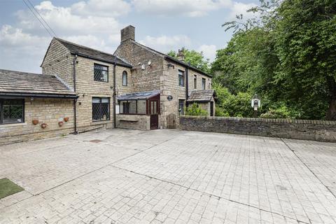 4 bed property, in Shepherds Thorn Lane, £500,000