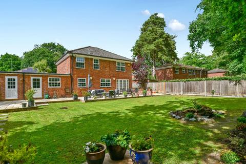 4 bed property, in Camberley, £850,000
