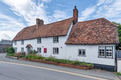 3 bed property, in High Street, £500,000