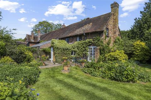 3 bed property, in Ferry Lane, £825,000