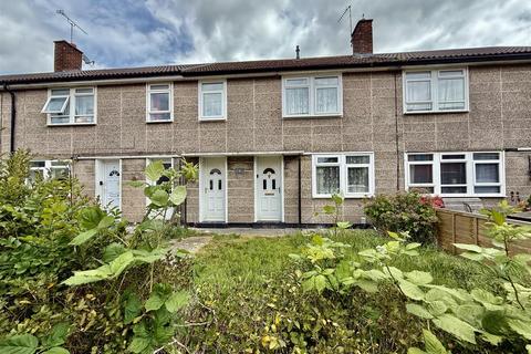 3 bed property, in Grantley Close, £170,000