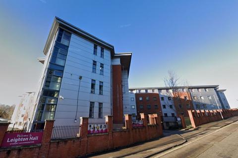 Studio, in Flat A9-D Leighton Hall, £20,000