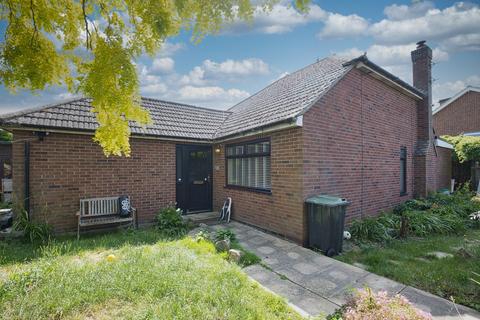 3 bed property, in Greenhill Gardens, £400,000