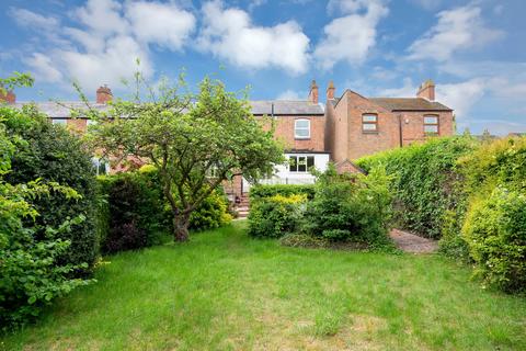 3 bed property, in Desirable Location at Woodland Avenue, £300,000