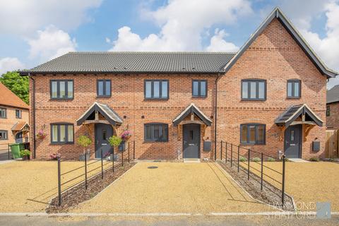 2 bed property, in Fallow Drive, £240,000