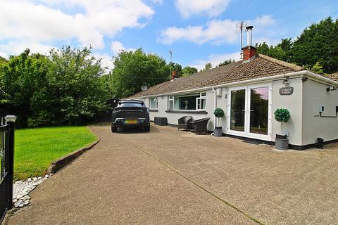 3 bed property, in Brynteg Lane, £450,000