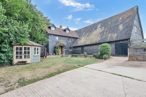 5 bed property, in Chestnut Lane, £750,000