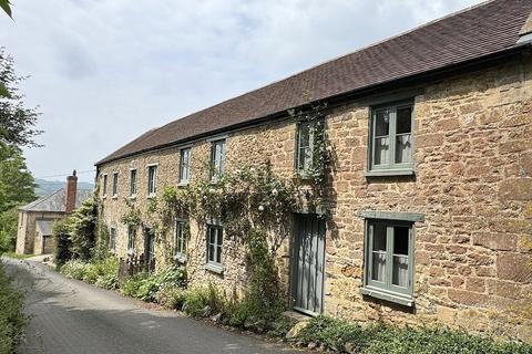 4 bed property, in Holly Hill, £860,000