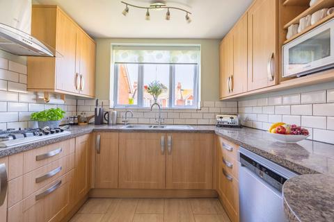 8 bed property, in Royal Parade, £775,000