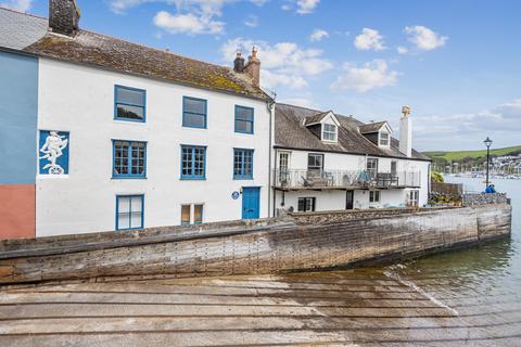 3 bed property, in Lower Ferry Slip, £850,000