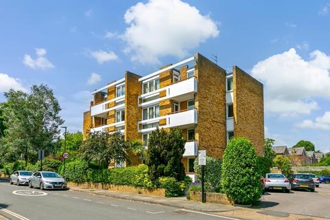 2 bed property, in Sandstone, £485,000