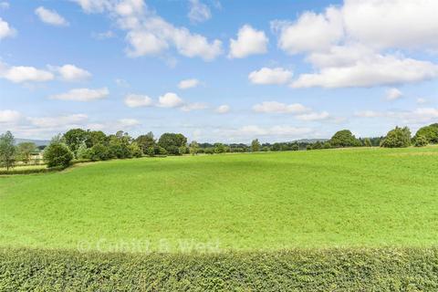 4 bed property, in Clayhall Lane, £537,500