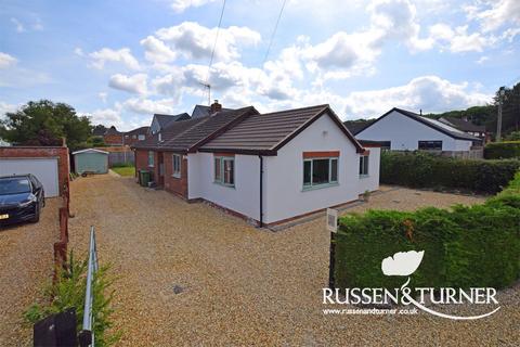3 bed property, in Green Lane, £369,995