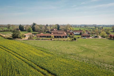 3 bed property, in Chain Free in Scoulton, £500,000