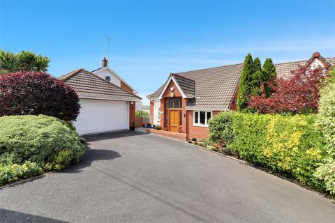 5 bed property, in Cleave Road, £605,000