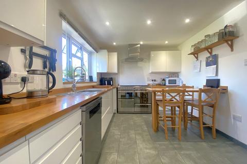 4 bed property, in Lower Church Road, £500,000