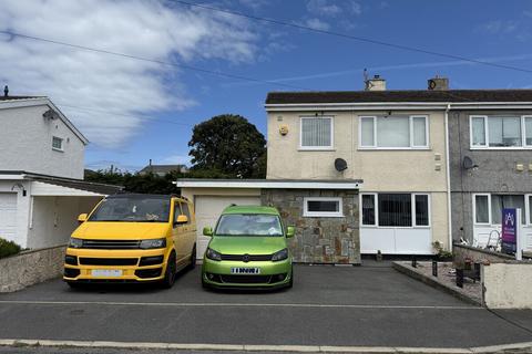 3 bed property, in Tynrhos Estate, £220,000