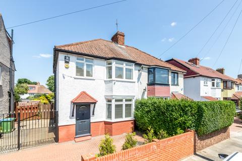 3 bed property, in Montcalm Road, £700,000