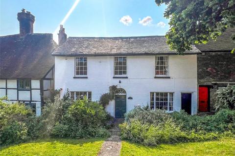 4 bed property, in High Street, £700,000