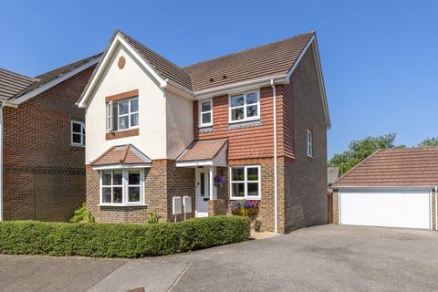 4 bed property, in Pellings Rise, £600,000