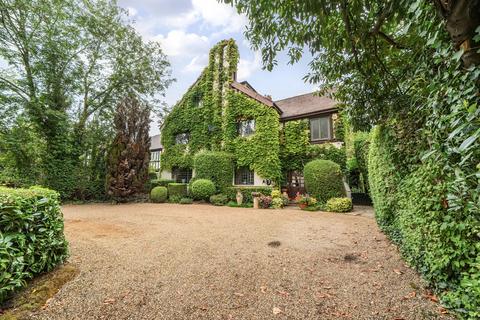 6 bed property, in The Avenue, £1,975,000