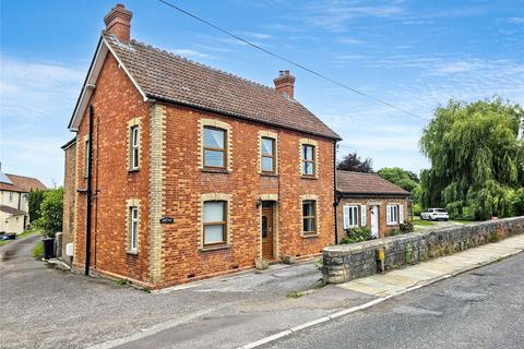4 bed property, in Westover, £560,000