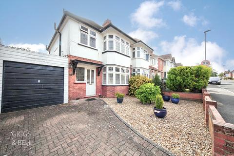 3 bed property, in Marston Gardens, £440,000