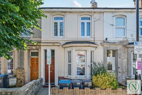 3 bed property, in Davidson Road, £400,000