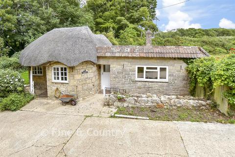 3 bed property, in Westover, £650,000