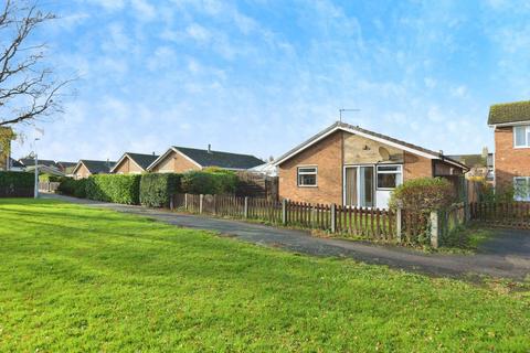 2 bed property, in Mowbray Crescent, £345,000
