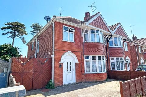 4 bed property, in Firbeck Avenue, £240,000