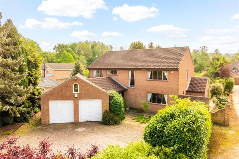 5 bed property, in Clophill Road, £920,000