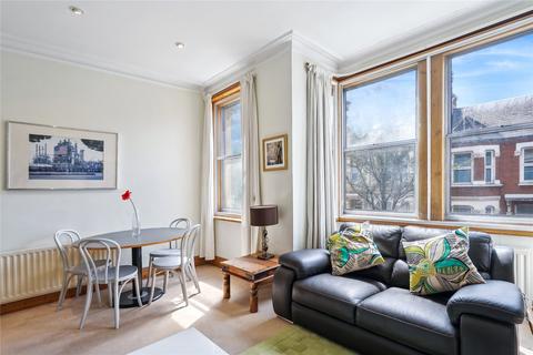 3 bed property, in Elspeth Road, £735,000