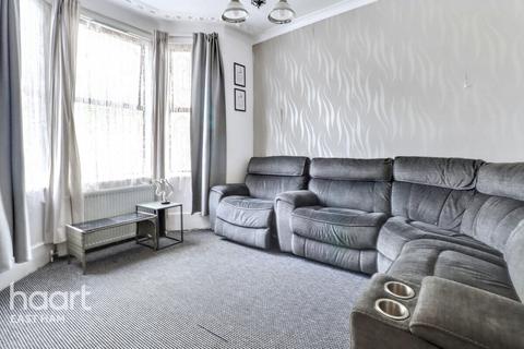 3 bed property, in Milton Avenue, £665,000