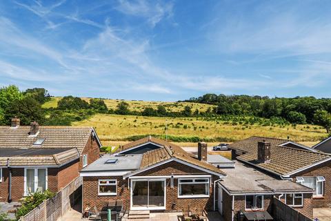2 bed property, in Shepherds Mead, £675,000