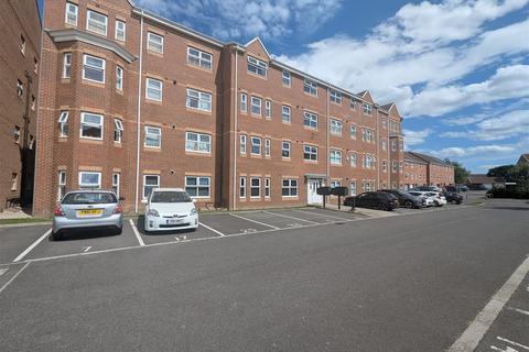 2 bed property, in Lingwood Court, £60,000