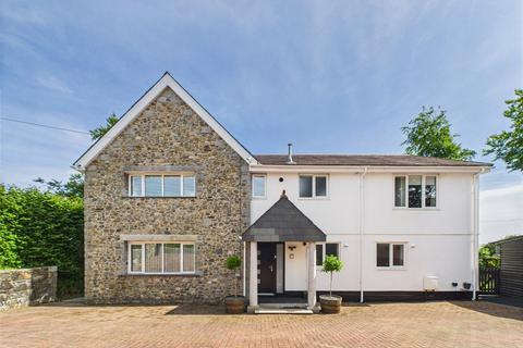 5 bed property, in Gunnislake PL18, £595,000
