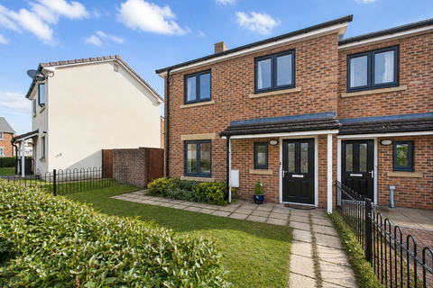 3 bed property, in Oakwood Road, £250,000