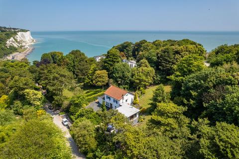 3 bed property, in Beach Road, £1,000,000
