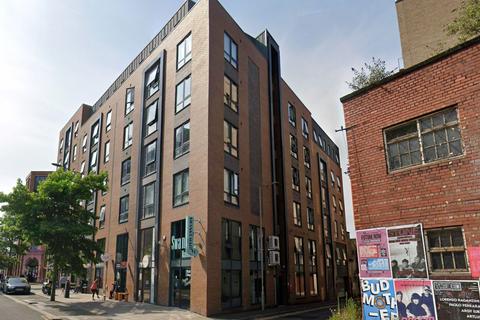 2 bed property, in Jamaica Street, £36,000
